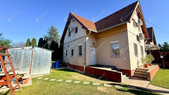 Eladó téglalakás, Üllőn 125 M Ft, 5 szobás