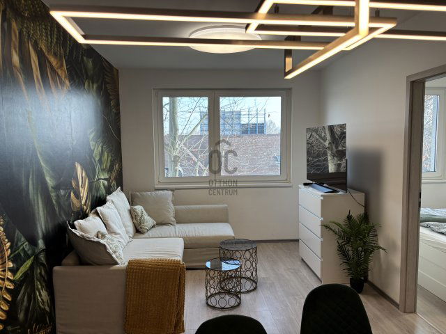 Eladó téglalakás, Siófokon 74.9 M Ft, 2 szobás