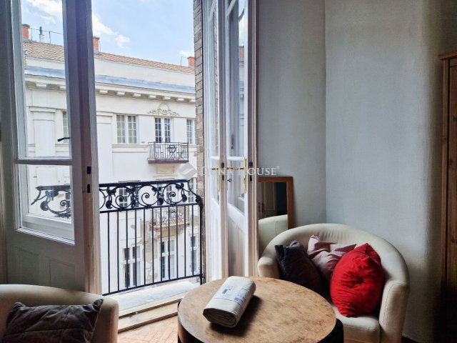 Kiadó téglalakás, albérlet, Budapesten, V. kerületben, 2 szobás