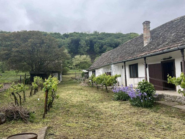 Eladó családi ház, Bátán 5.5 M Ft, 2 szobás