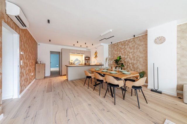 Eladó téglalakás, Budapesten, VI. kerületben, Paulay Ede utcában