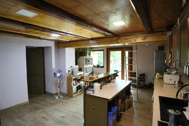 Eladó családi ház, Veszprémgalsán 17.9 M Ft, 2 szobás