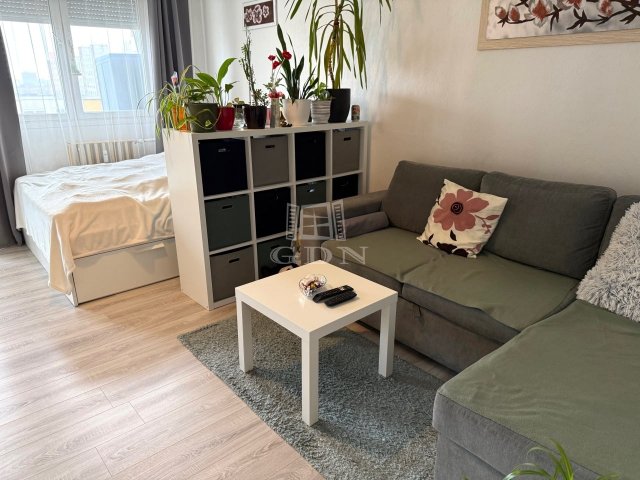 Eladó panellakás, Kecskeméten 36.9 M Ft, 1 szobás