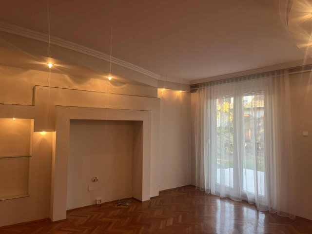 Kiadó ikerház, albérlet, Kecskeméten 370 E Ft / hó, 5 szobás