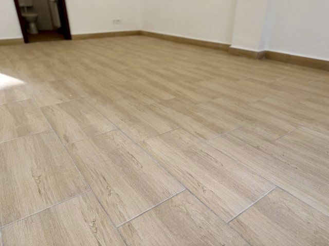 Kiadó üzlethelyiség, Újszászon 60 E Ft / hó, 1 szobás