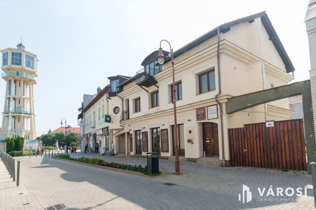 Eladó üzlethelyiség, Siófokon 299 M Ft, 17 szobás