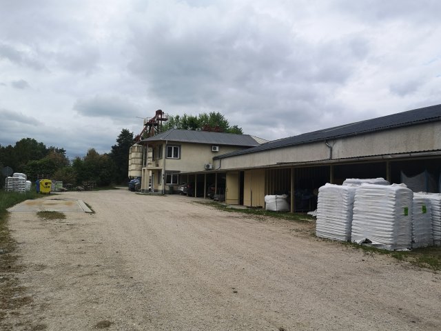 Eladó ipari ingatlan, Ajkán 511.39 M Ft / költözzbe.hu