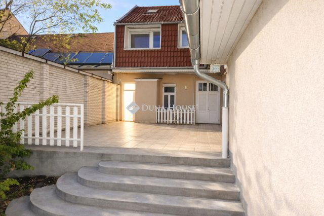 Eladó családi ház, Budapesten, XIV. kerületben 369 M Ft