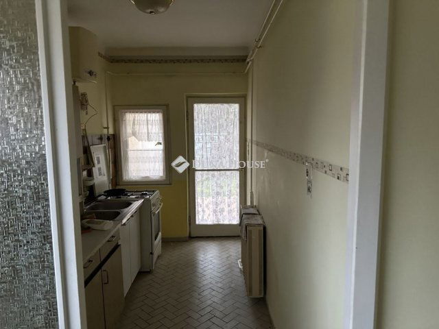 Eladó családi ház, Jászberényben 49.9 M Ft, 3 szobás