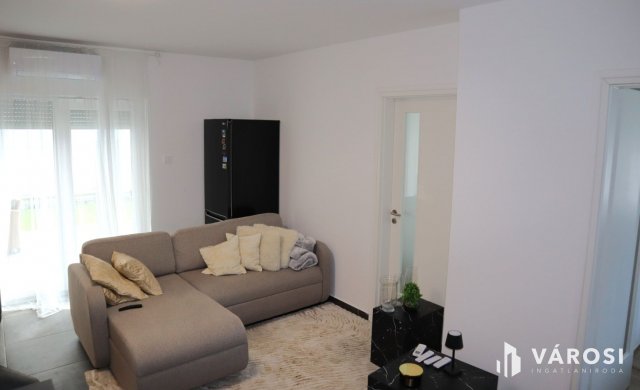 Eladó téglalakás, Siófokon 69.9 M Ft, 3 szobás