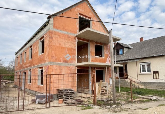 Eladó téglalakás, Sárváron 38.993 M Ft, 1 szobás