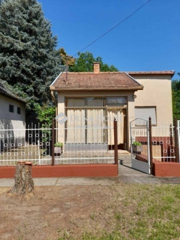 Eladó nyaraló, Lakitelken 18.99 M Ft, 3 szobás