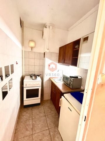 Kiadó panellakás, albérlet, Pécsett, Megyeri téren, 1+1 szobás