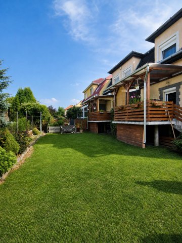 Eladó családi ház, Budapesten, X. kerületben 300 M Ft, 7 szobás