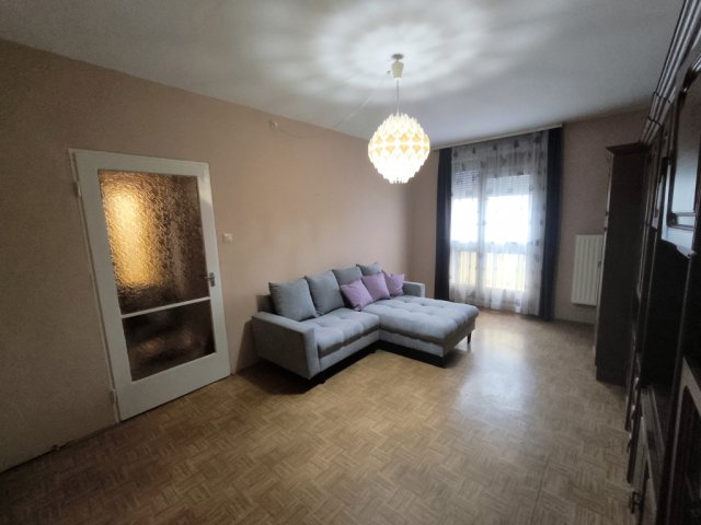 Eladó panellakás, Pécsett 35 M Ft, 1+1 szobás