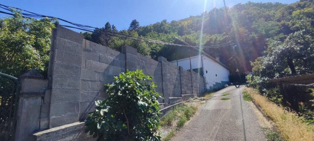 Eladó családi ház, Pécsett 29.8 M Ft, 2 szobás