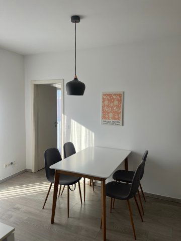 Kiadó téglalakás, albérlet, Pécsett, Barbakán téren, 2 szobás