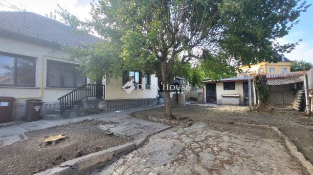 Eladó családi ház, Budakalászon 65 M Ft, 2 szobás