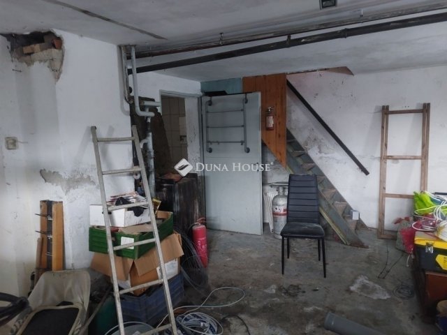 Eladó családi ház, Pomázon 49 M Ft, 2 szobás