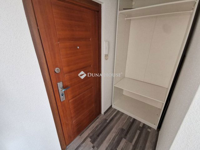 Kiadó panellakás, albérlet, Nagykőrösön, Bárány utcában