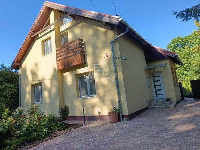 Eladó családi ház, Gödöllőn 129.95 M Ft, 4+1 szobás