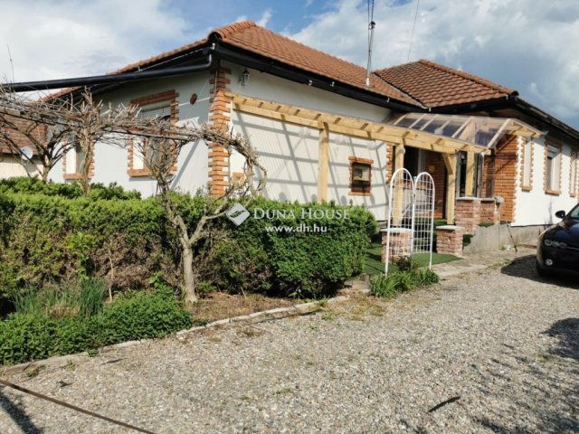 Eladó családi ház, Göncön 70 M Ft, 4 szobás