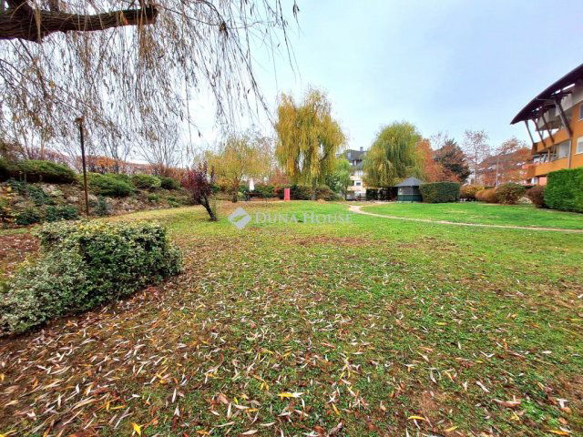 Eladó téglalakás, Győrött 81.9 M Ft, 3 szobás