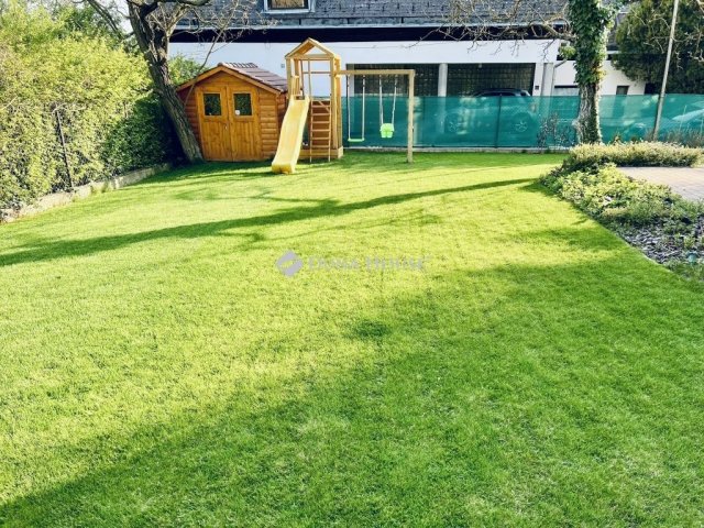 Eladó családi ház, Szentendrén 179 M Ft, 5 szobás