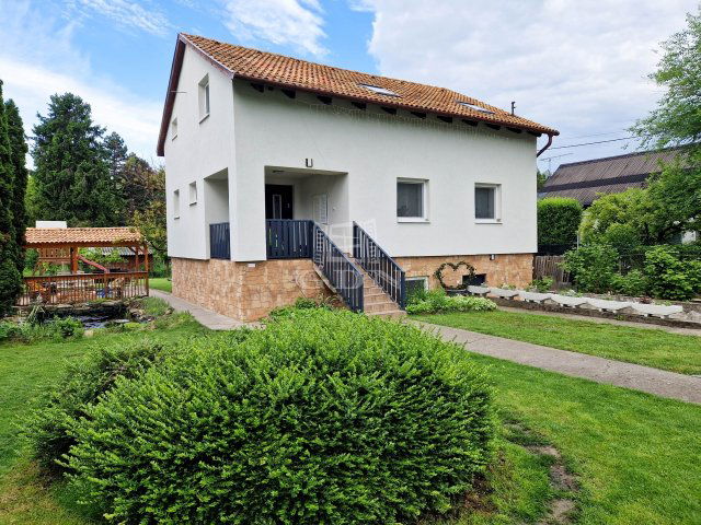 Eladó családi ház, Tárnokon 129.99 M Ft, 4 szobás