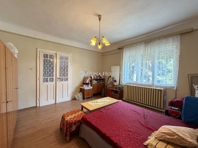 Eladó családi ház, Turán 43.9 M Ft, 4 szobás