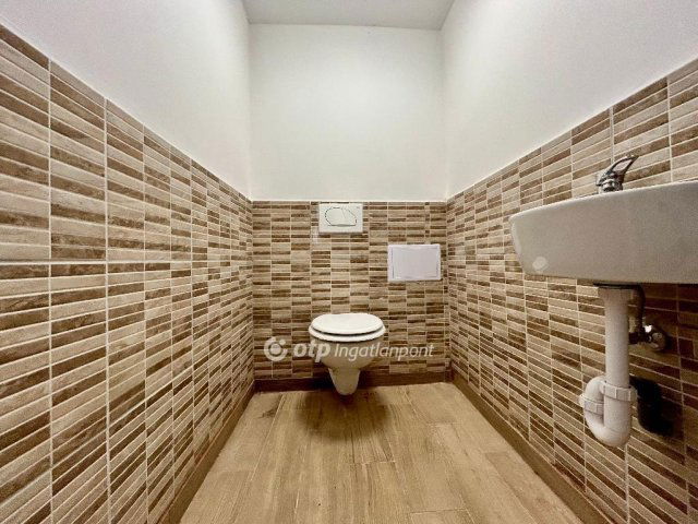 Eladó családi ház, Zalakaroson 28 M Ft, 3 szobás