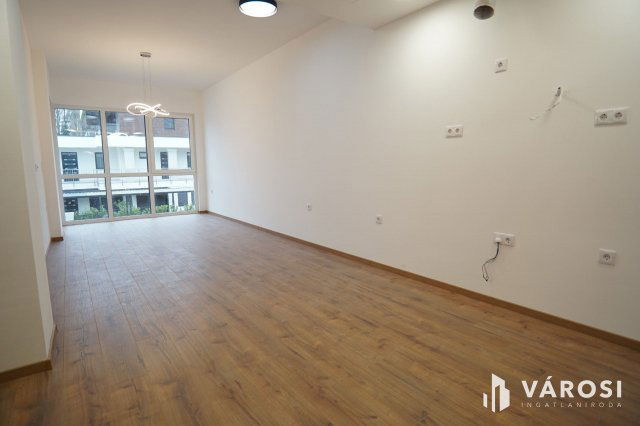 Eladó téglalakás, Fonyódon 79.99 M Ft, 2 szobás