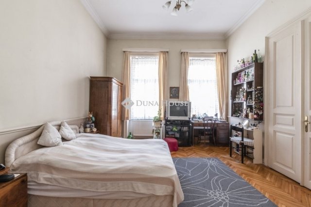 Eladó téglalakás, Budapesten, VI. kerületben 99.8 M Ft, 3 szobás