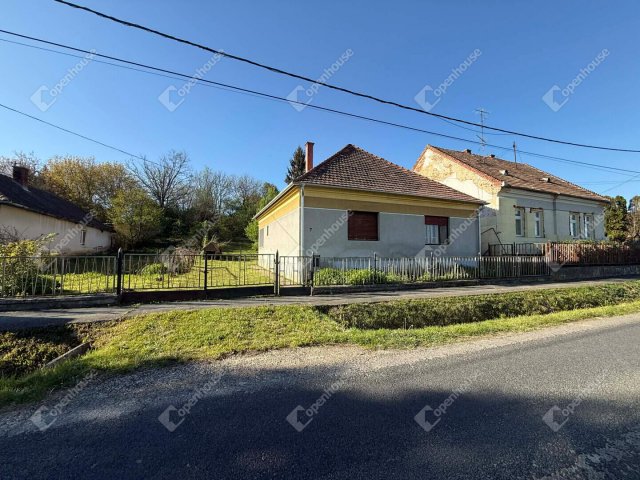 Eladó családi ház, Zalacsében 19.9 M Ft, 3 szobás