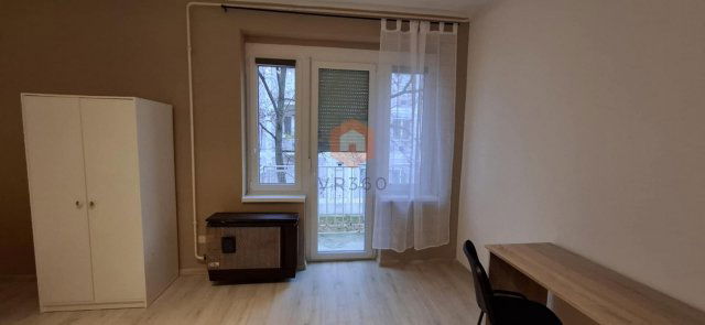 Kiadó téglalakás, albérlet, Pécsett, Hajnóczy úton, 1 szobás