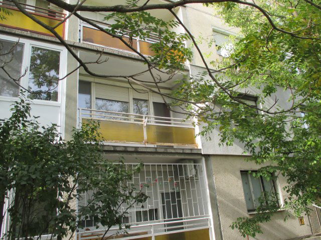 Eladó panellakás, Békéscsabán 33.2 M Ft, 2 szobás