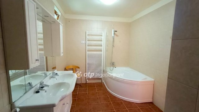 Eladó családi ház, Egerszalókon 110 M Ft, 5 szobás