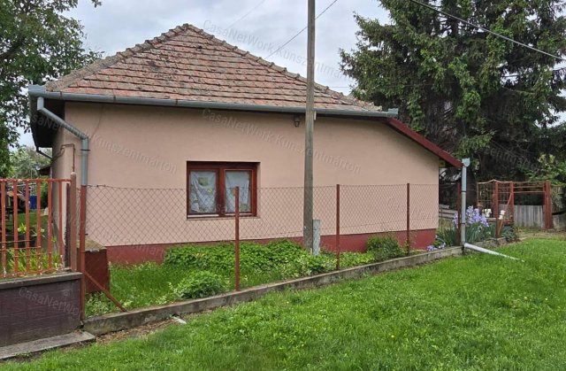 Eladó családi ház, Tiszaföldváron 19.9 M Ft, 2 szobás