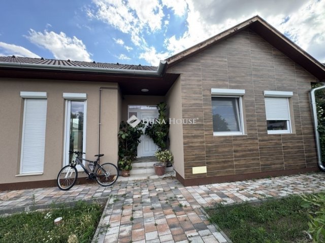 Eladó családi ház, Kecskeméten 84.9 M Ft, 3 szobás