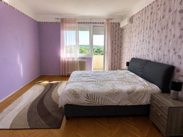 Eladó téglalakás, Komlón, Május 1. utcában 26 M Ft, 1 szobás