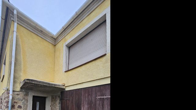 Eladó családi ház, Komlón 35 M Ft, 3 szobás