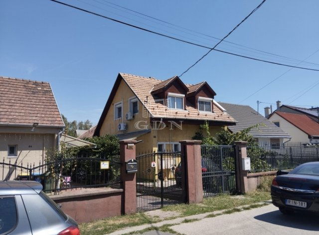 Eladó családi ház, Budapesten, IV. kerületben 123.6 M Ft