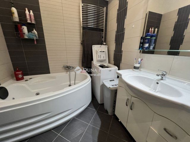 Eladó családi ház, Budapesten, VIII. kerületben 329 M Ft