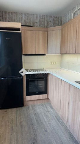 Kiadó panellakás, albérlet, Debrecenben 220 E Ft / hó, 3 szobás