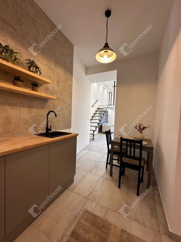 Eladó téglalakás, Budapesten, IX. kerületben 52.5 M Ft, 1 szobás