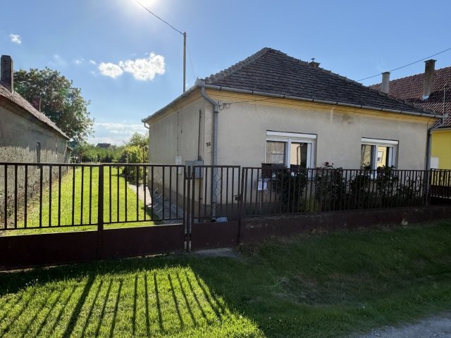 Eladó családi ház, Berzencén, Május 1. utcában 10.9 M Ft