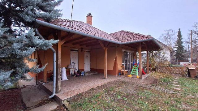 Eladó családi ház, Gödön 89.9 M Ft, 4 szobás