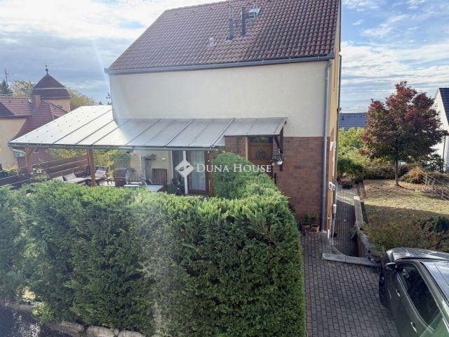 Eladó családi ház, Pécsett 129.9 M Ft, 5 szobás