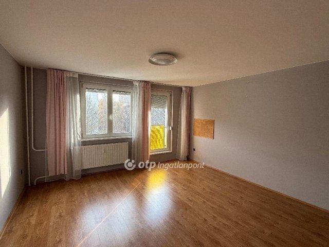 Eladó panellakás, Budapesten, III. kerületben 82.9 M Ft, 2 szobás