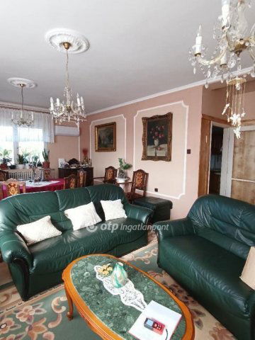 Eladó családi ház, Baktalórántházán 72 M Ft, 6 szobás